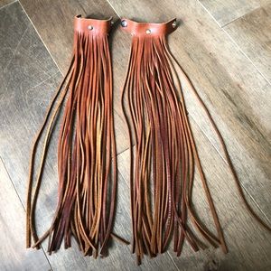 “On the Fringe” leather Nena accessory